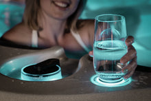 Load image into Gallery viewer, Spa de nage eco energetique - 6500 $ de rabais sur swim spa - financement disponible .